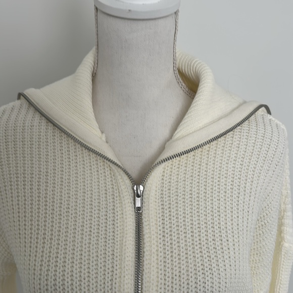 ASOS Cream Crop Sweater - Picture 3 of 5